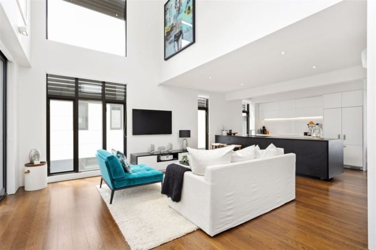 Photo of property in 26a Peterborough Street, Christchurch Central, Christchurch, 8013