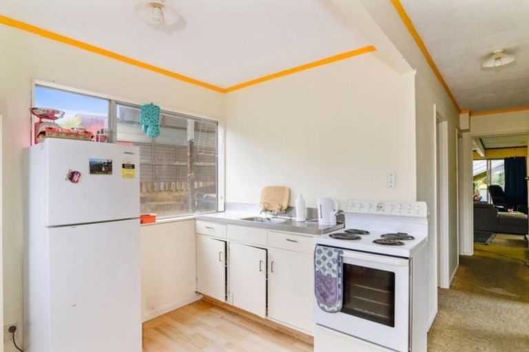 Photo of property in 2 Spencer Street, Western Heights, Rotorua, 3015