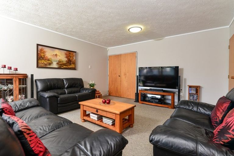 Photo of property in 6 Crowden Place, Harrowfield, Hamilton, 3210