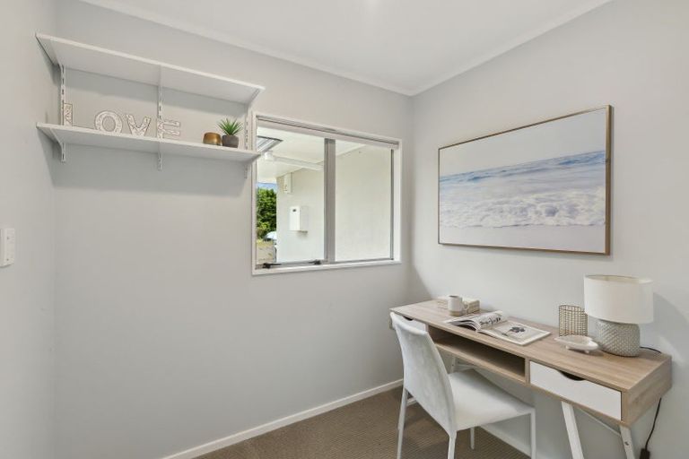 Photo of property in 14 Meredith Way, Paraparaumu Beach, Paraparaumu, 5032