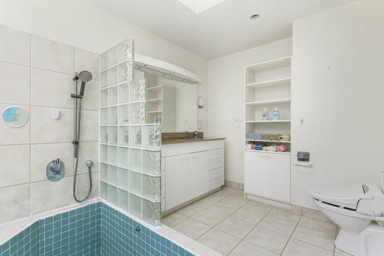 Photo of property in 20 Pacific Parade, Army Bay, Whangaparaoa, 0930