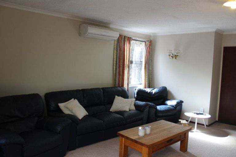 Photo of property in 17 Ashfield Place, Ilam, Christchurch, 8041