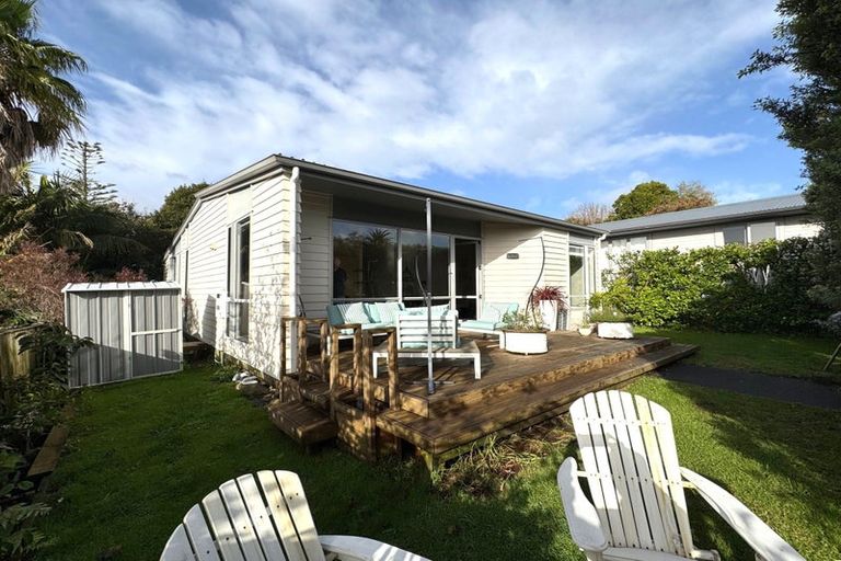 Photo of property in 39a Fairclough Road, Beach Haven, Auckland, 0626