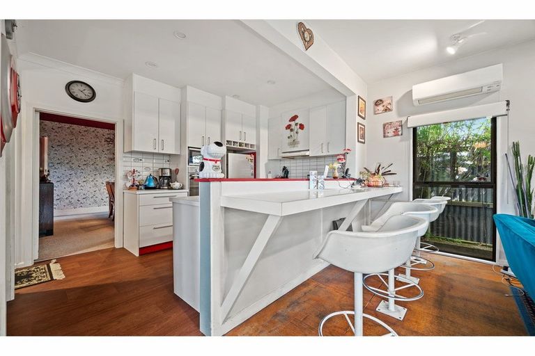 Photo of property in 73 Smith Street, Woolston, Christchurch, 8062