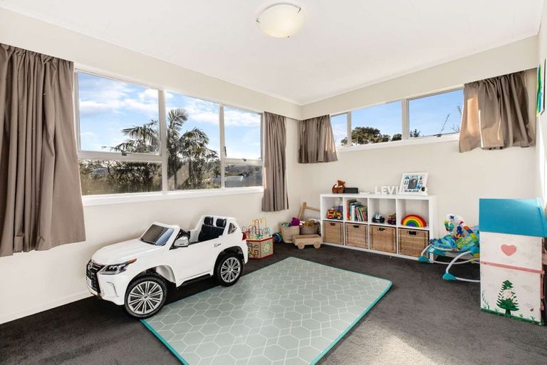 Photo of property in 1/16 Evans Road, Glen Eden, Auckland, 0602