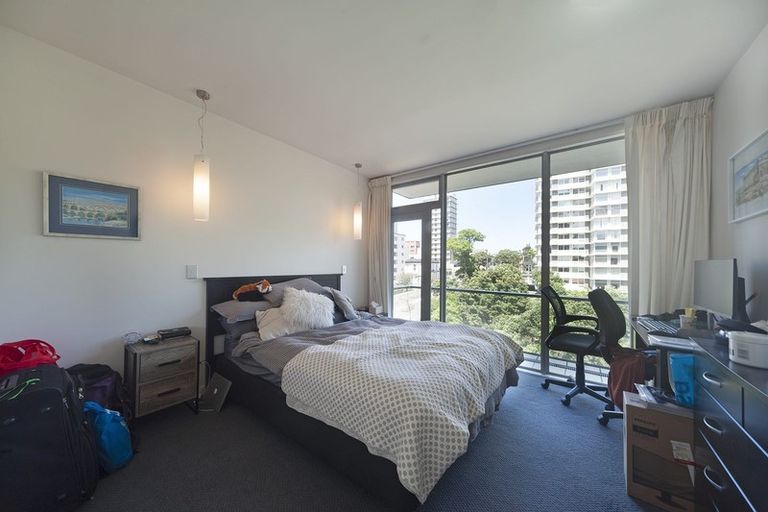 Photo of property in Montreaux Apartments, 4e/164 The Terrace, Wellington Central, Wellington, 6011