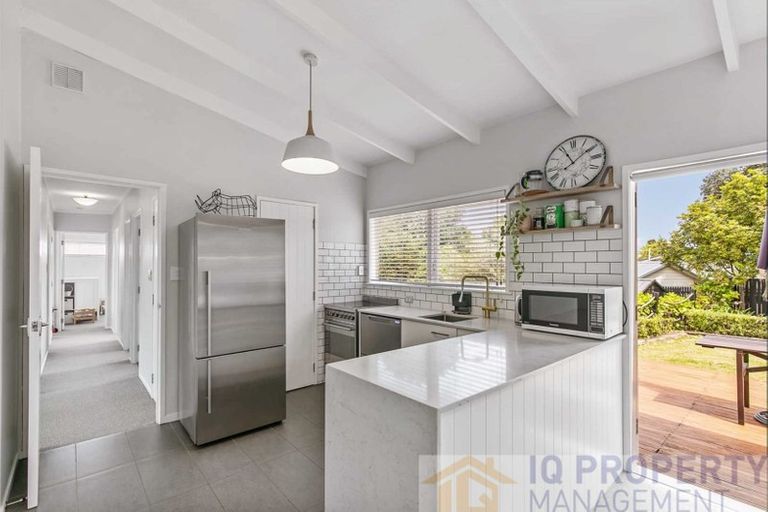 Photo of property in 46 Woodstock Road, Forrest Hill, Auckland, 0620