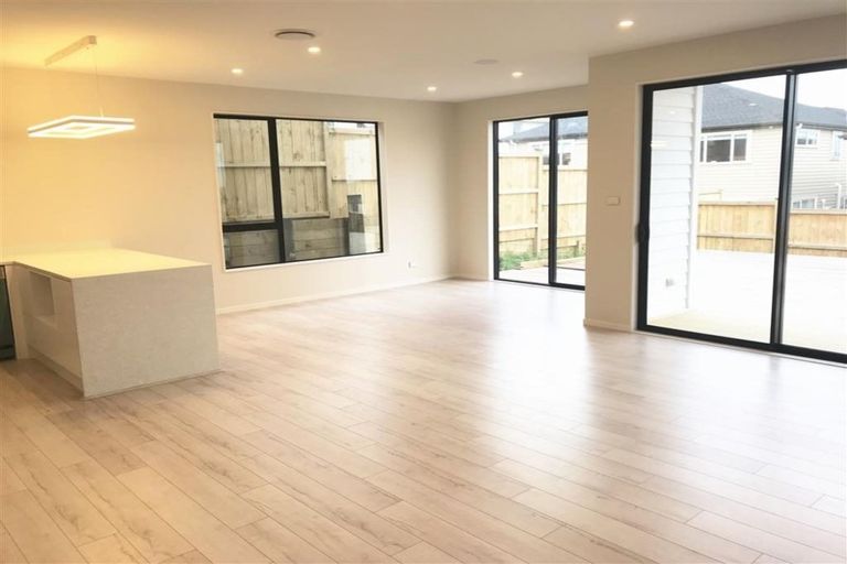 Photo of property in 35 Tinaku Road, Flat Bush, Auckland, 2019