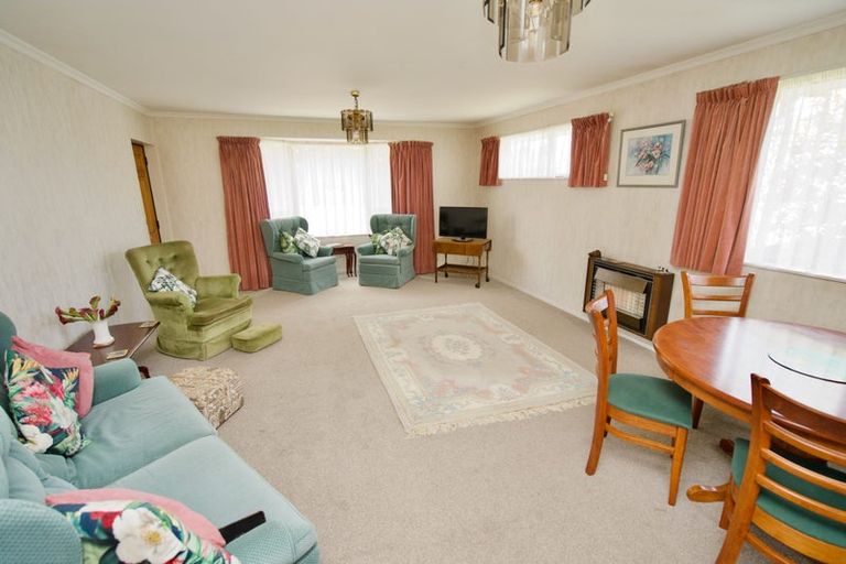 Photo of property in 1b Droylsden Place, Palmerston North, 4410
