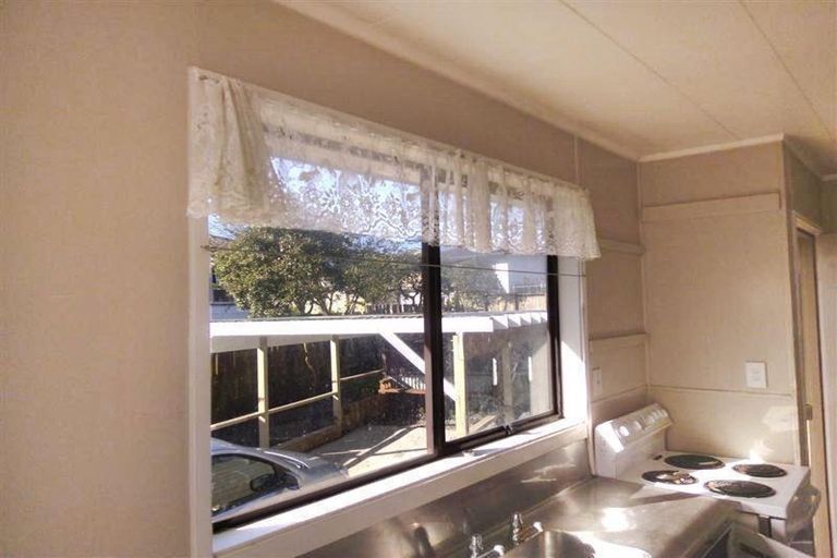 Photo of property in 21 Shalimar Place, Clover Park, Auckland, 2019