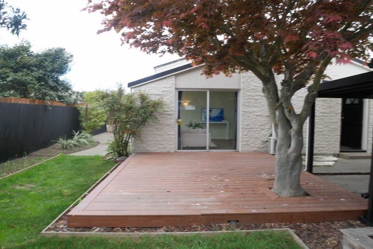 Photo of property in 2/30a Nortons Road, Avonhead, Christchurch, 8042