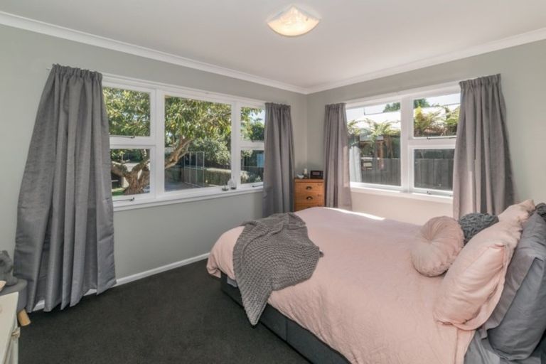 Photo of property in 38 Main North Road, Woodend, 7610