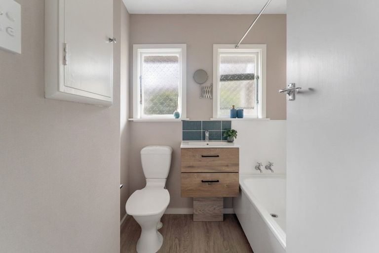 Photo of property in 1/5a Holliss Avenue, Cashmere, Christchurch, 8022