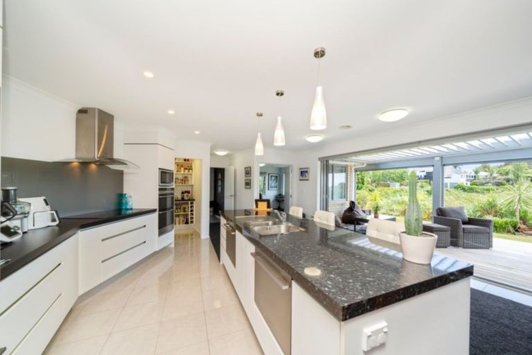 Photo of property in 321a Mangorei Road, Merrilands, New Plymouth, 4312