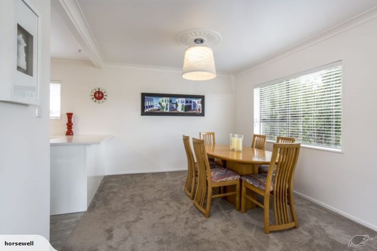 Photo of property in 1/489 Beach Road, Murrays Bay, Auckland, 0630