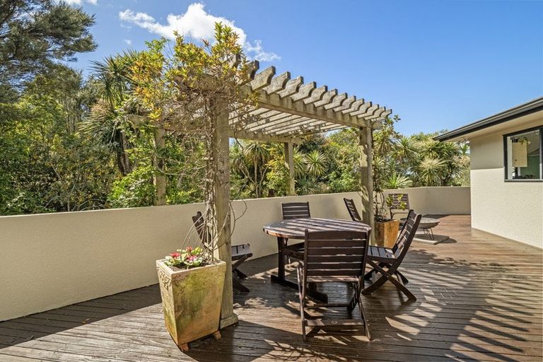 Photo of property in 15 Glenreagh Place, Torbay, Auckland, 0630