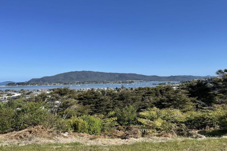 Photo of property in 6 Mason Rise, Tairua, 3508