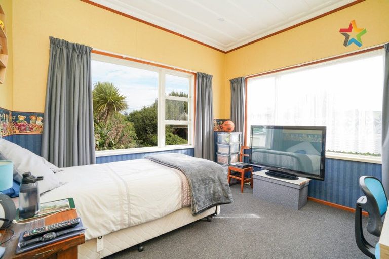 Photo of property in 22 Buckingham Street, Tokanui, 9884