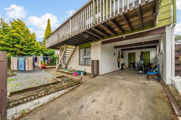 Photo of property in 27a Gemstone Drive, Birchville, Upper Hutt, 5018