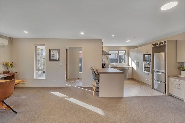 Photo of property in 104 Wainoni Road, Avondale, Christchurch, 8061