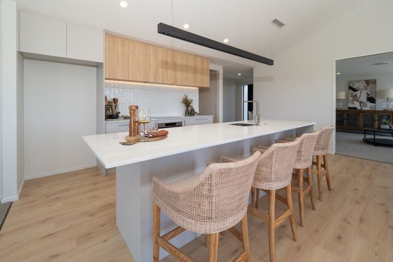 Photo of property in 14 Village Green Drive, Huntingdon, 7774