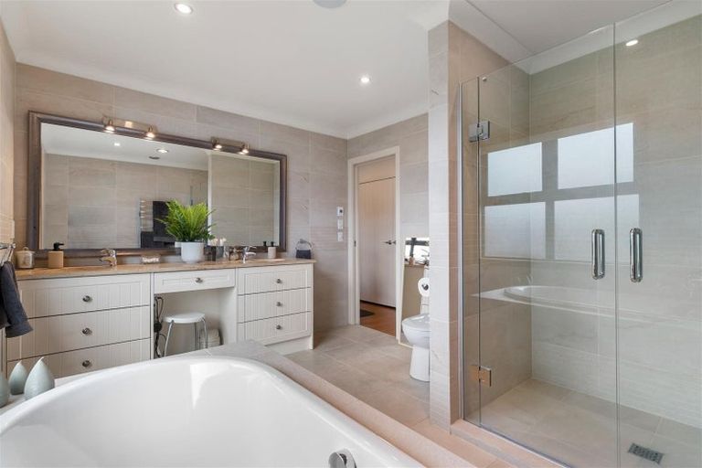 Photo of property in 8 Eric Price Avenue, Takapuna, Auckland, 0620