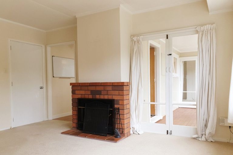 Photo of property in 69a Powrie Street, Glenfield, Auckland, 0629