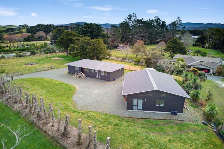 Photo of property in 752 Settlement Road, Hakaru, Wellsford, 0975