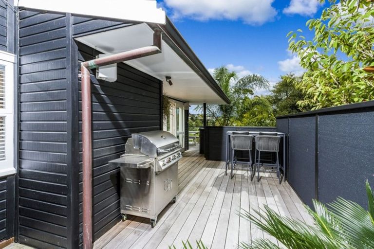 Photo of property in 2/65 Park Rise, Campbells Bay, Auckland, 0630