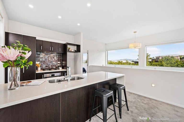 Photo of property in 2 Lakshmi Place, Khandallah, Wellington, 6035