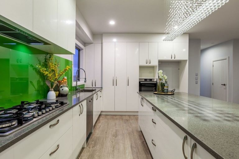 Photo of property in 20 Bridget Court, Red Beach, 0932