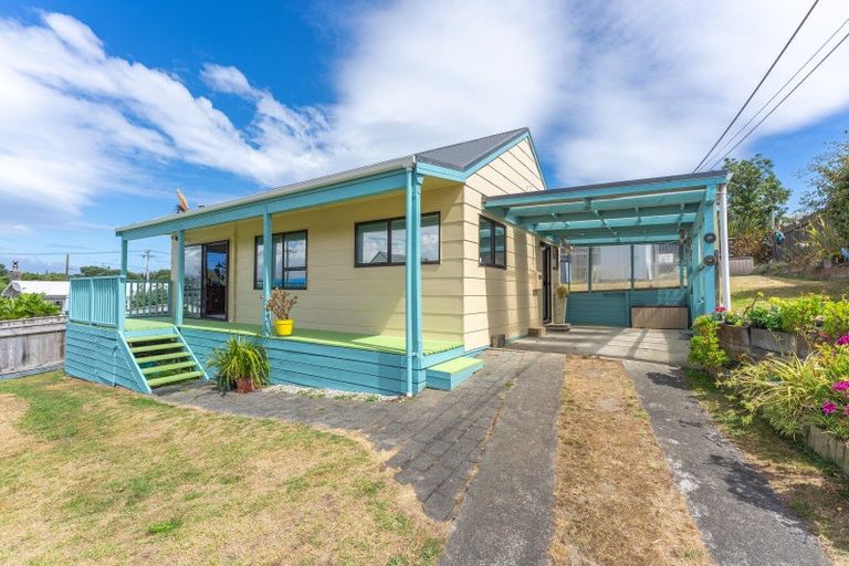 Photo of property in 17a Moana Street, Otaki Beach, Otaki, 5512
