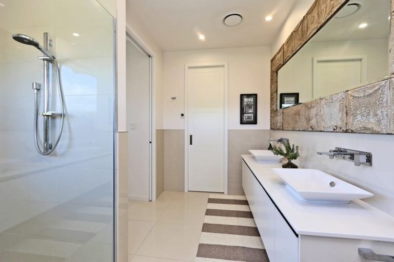 Photo of property in 140 Eskridge Drive, Eskdale, Napier, 4182