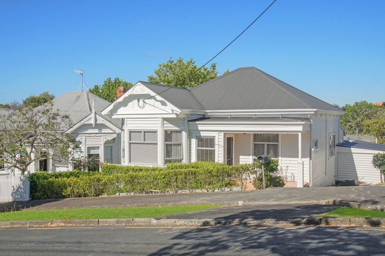 Photo of property in 35 Richmond Avenue, Northcote Point, Auckland, 0627