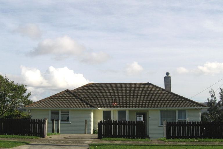 Photo of property in 32 Justine Street, Cannons Creek, Porirua, 5024