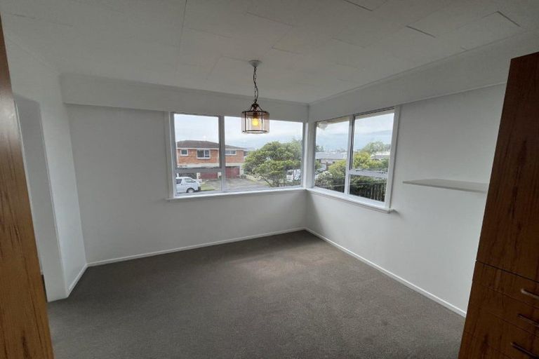 Photo of property in 11 Cumberland Street, Merrilands, New Plymouth, 4312