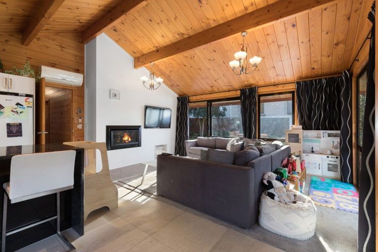 Photo of property in 10 Remarkables Crescent, Frankton, Queenstown, 9300