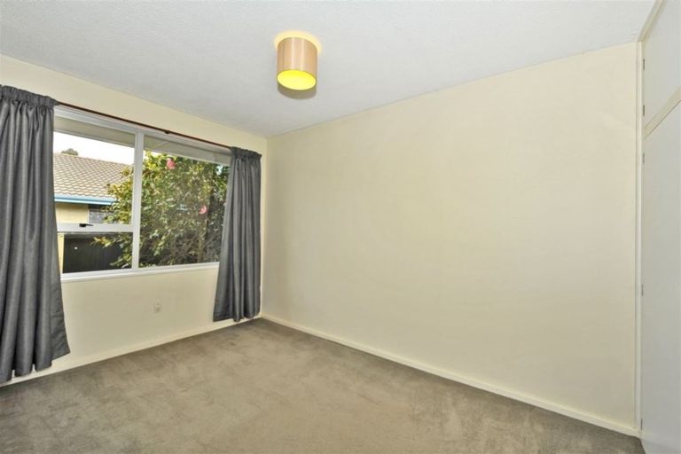 Photo of property in 2/6 Bowman Place, Sockburn, Christchurch, 8042
