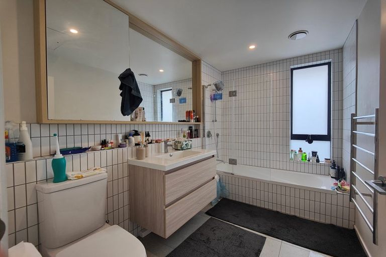 Photo of property in 17a Cuba Street, Petone, Lower Hutt, 5012