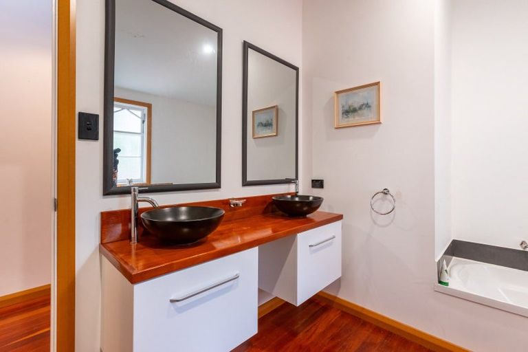 Photo of property in 77 Mclean Street, Woodville, 4920