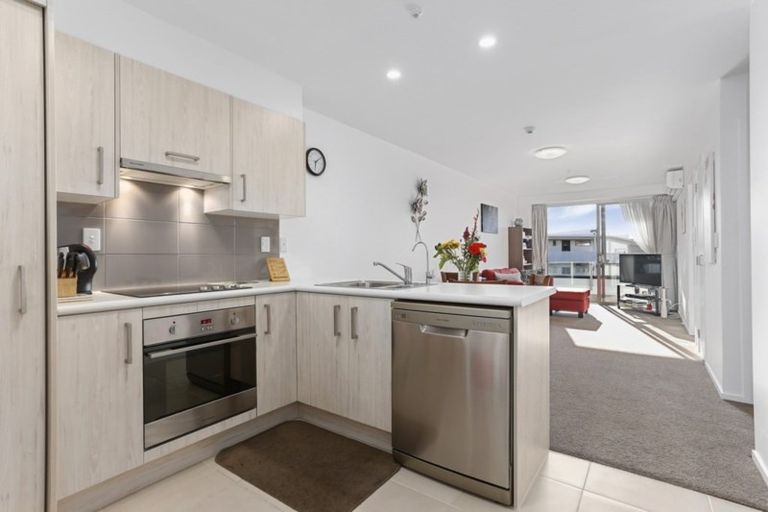 Photo of property in 115/17 Link Crescent, Stanmore Bay, Whangaparaoa, 0932