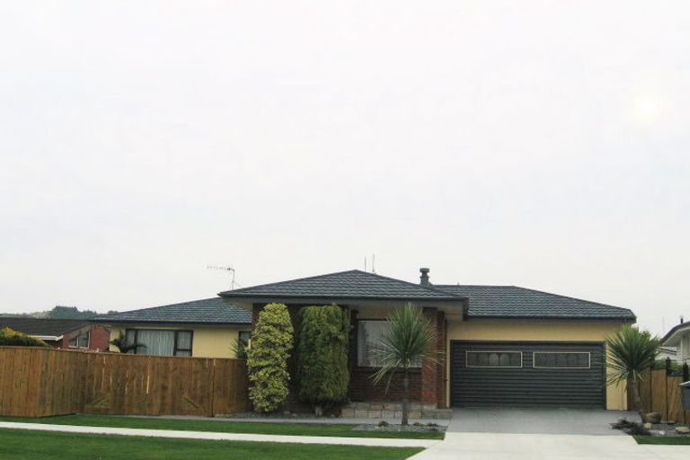 Photo of property in 24 Bowling Road, Greenmeadows, Napier, 4112