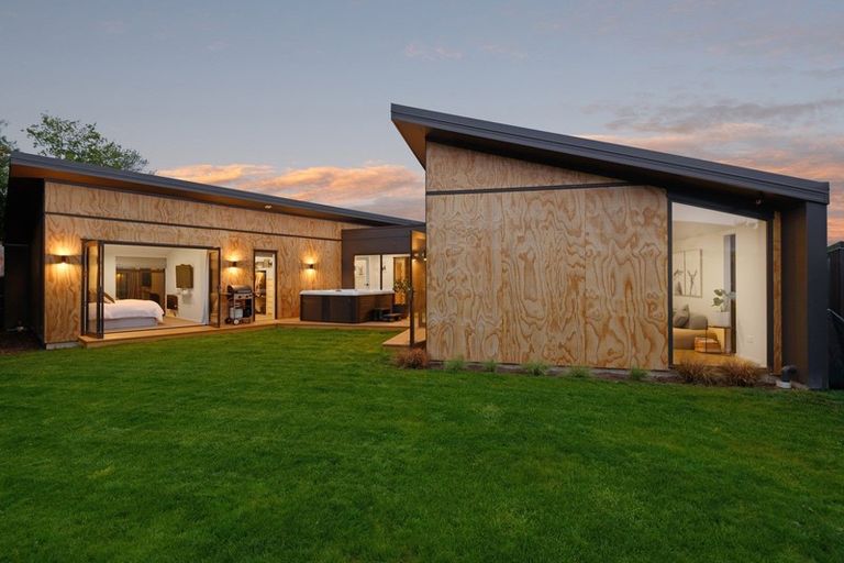 Photo of property in 98 Osborne Street, Waltham, Christchurch, 8011