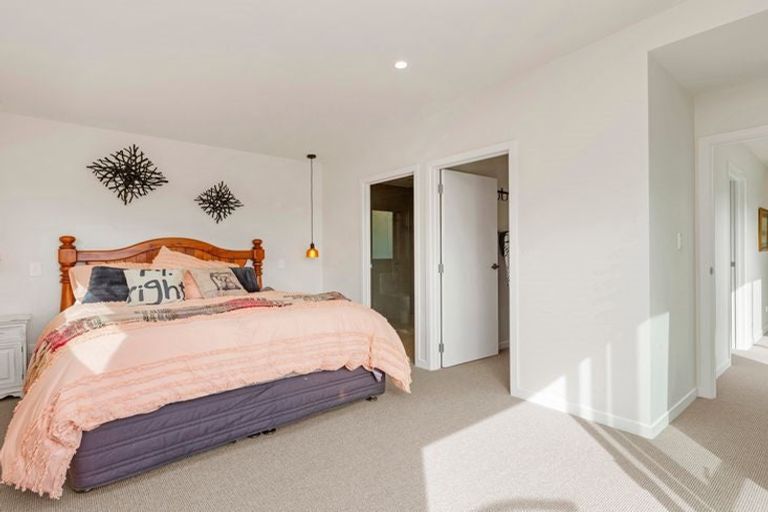 Photo of property in 36 Robertson Street, Raglan, 3225