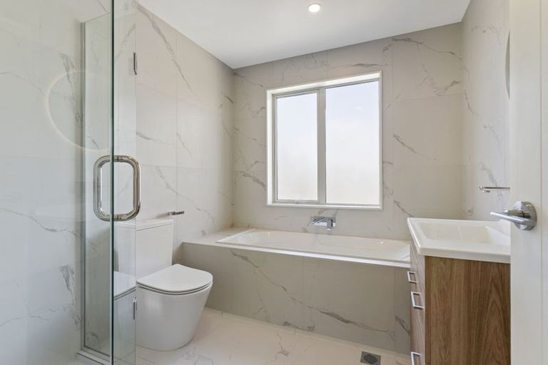 Photo of property in 3 Corrella Road, Belmont, Auckland, 0622