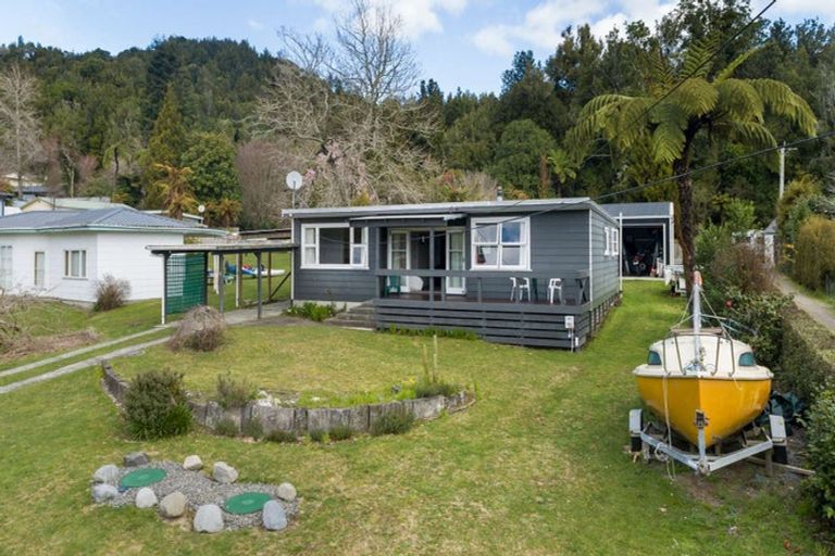 Photo of property in 18 Oxford Road, Lake Rotoma, Rotorua, 3074