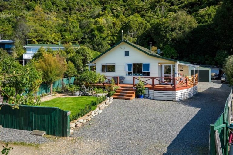 Photo of property in 31 Belview Road, Havelock, Picton, 7281