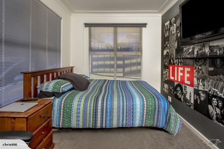 Photo of property in 27a Eastglen Road, Glen Eden, Auckland, 0602