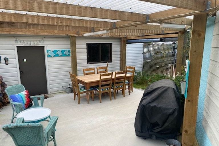Photo of property in 18 Kowhai Street, Kaka Point, 9271