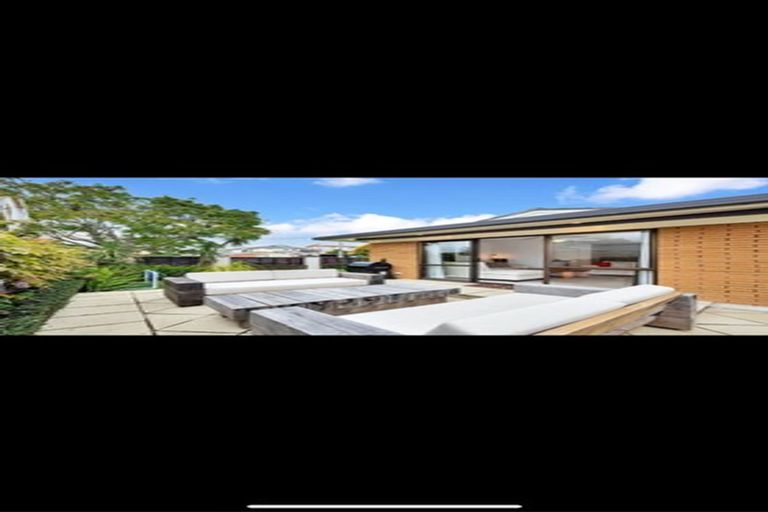 Photo of property in 1 Ray Small Drive, Papakura, 2110